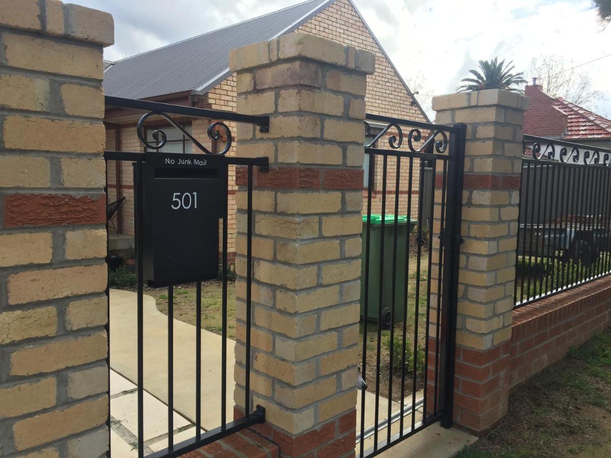 Modern, Private And Close To Town. Albury Bagian luar foto