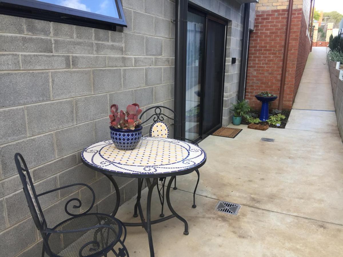 Modern, Private And Close To Town. Albury Bagian luar foto